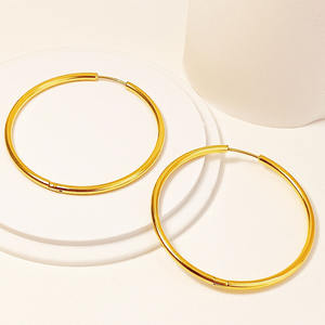 Ensemble de boucles d'oreilles créoles en acier inoxydable plaqué or pour femmes à la mode de haute qualité - Product Image 3