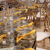 Table de réception de luxe moderne en forme de S, table de mariage serpentine, acier inoxydable doré, plateau en verre trempé, tables de mariage