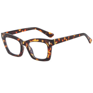 Lunettes de lecture rectangulaires noires anti-lumière bleue pour femmes, style visage ovale 2024 - Product Image 4