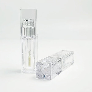 <span class=keywords><strong>Tube</strong></span> de gloss à lèvres carré transparent en PETG personnalisé de 10 ml, <span class=keywords><strong>tube</strong></span> de rouge à lèvres en <span class=keywords><strong>plastique</strong></span> cosmétique de qualité supérieure, avec un grand pinceau applicateur - Product Image 4