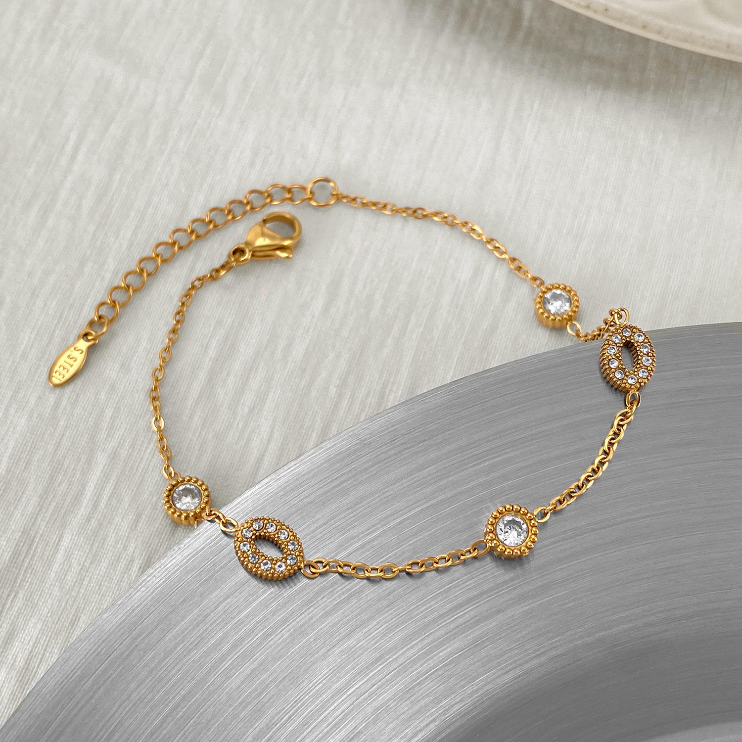 Color1651เหล็ก Z