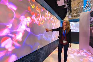Hersteller 360° Immersives Wandprojektions-Interaktives <span class=keywords><strong>Touch</strong></span>-<span class=keywords><strong>Controller</strong></span>-System mit Edge Blending für Einkaufszentren - Product Image 2