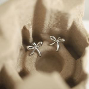 Boucles d'oreilles tendance non ternissables, plaquées or PVD 14k 18k, en acier inoxydable 316L, bijoux fins, boucles d'oreilles nœud papillon à la mode pour femmes - Product Image 4