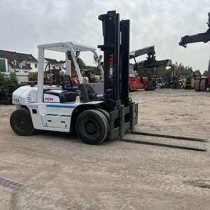 Montacargas TCM FD70Z8 de segunda mano fabricados en Japón, con motor Isuzu, horquillas laterales de 4m, 5m, 6m, capacidad de elevación de 7T, equipos usados de fábrica. - Product Image 1
