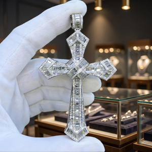 Venta al por mayor de fábrica, diseño ODM, colgante de letra cristiana de plata 925 con moissanita VVS, chapado en rodio, estilo punk BeReal, joyería para hombre - Product Image 3