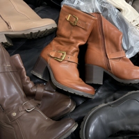 Bottes d'occasion pour femmes en gros, lots de bottes vintage en cuir, bottines et bottes mi-mollet, approvisionnement direct usine