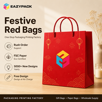 Sacs cadeaux rouges festifs personnalisés de haute qualité, sacs cadeaux à motif doré, sacs imprimés en feuille d'aluminium pour les célébrations du Nouvel An