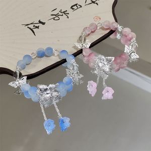 Bracelet en perles style romantique, bijoux fantaisie, breloques papillon en cristal pour femme, vente en gros - Product Image 1