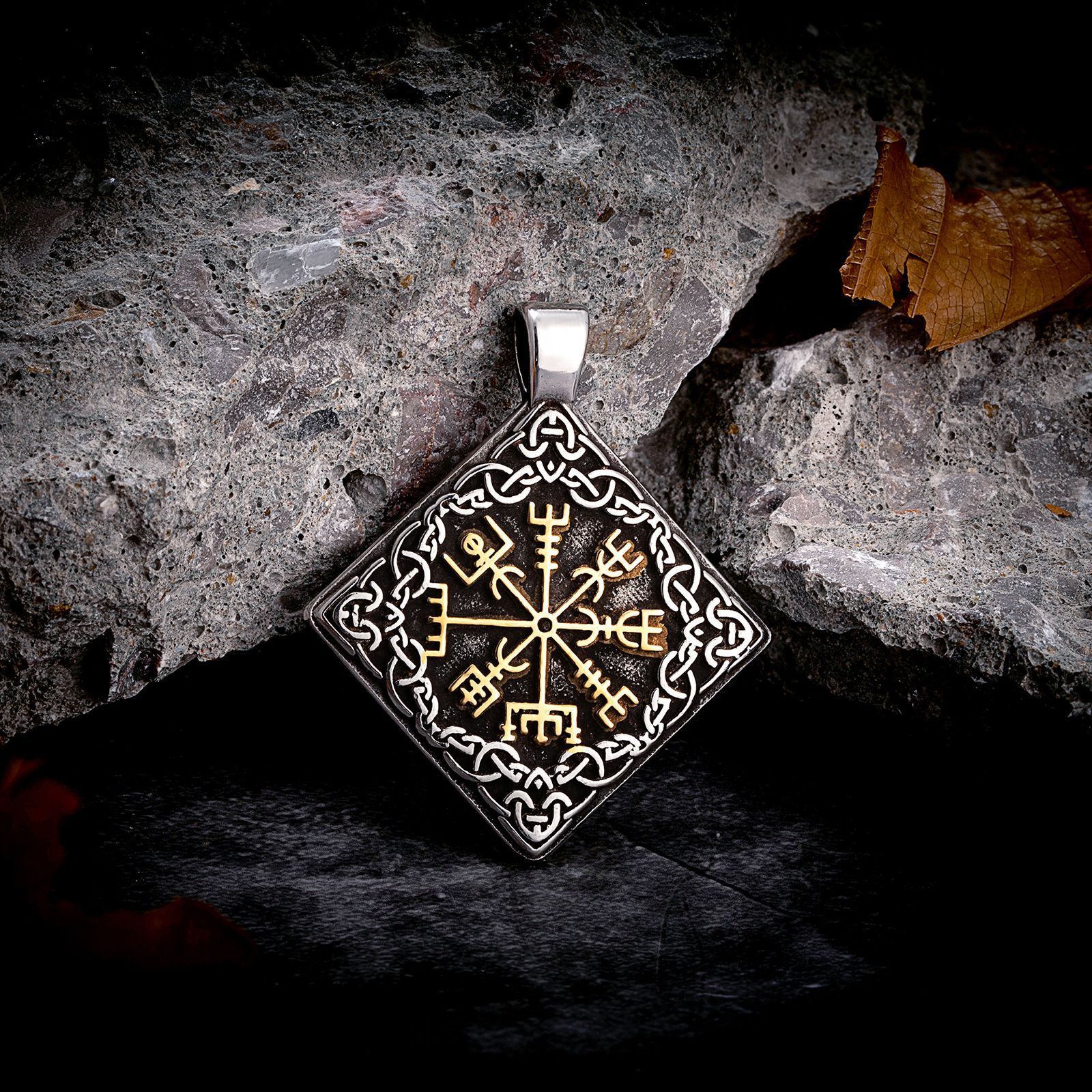 Pendentifs en or et en argent