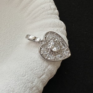 Pendentif en argent pur S925 en forme de cœur avec zircon, style rétro français, luxe léger et simple, style antique, pendentif en forme de cœur tendance - Product Image 1