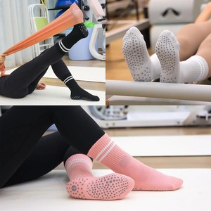 Mùa Thu Tùy Chỉnh Thiết Kế Logo Chống-Trượt Phòng Tập Thể Dục Đệm Grip Cotton Thể Thao Pilates Vớ Logo Trên Dưới Cơ Thể Dệt Kim Crew Yoga Vớ - Product Image 3