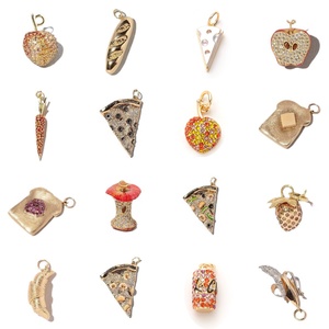 Bling Food Couture |   Dijes de latón chapado en oro de 18 quilates con circonitas para la fabricación de joyas DIY |   Colgantes Miniatura Deslumbrantes y Caprichosos - Product Image 1