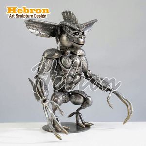 Moderno Portacandele da Tavolo Dorato con Design Traforato a Forma di Luna, Candelabro in Metallo per Decorazioni Festive - Product Image 4
