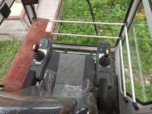 Grúa Torre Zoomlion 7025/12t Usada, Año 2022, con Caja de Cambios, Motor y Rango de Trabajo de 70m - Product Image 5