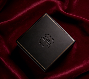 Caja de Regalo de Cartón Negra y Dorada con Forro de Esponja - Vietnam para Empaque de Lujo Certificado de Alta Gama - Product Image 3