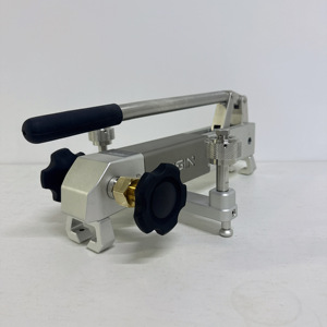 HSIN617 <b>Portable</b> <b>Vacuum</b> Pneumatic Air Calibration Pump 1/4NPT High Stability Manual Source Calibrator 140bar HSIN617 <b>Portable</b> De - Product Image 1