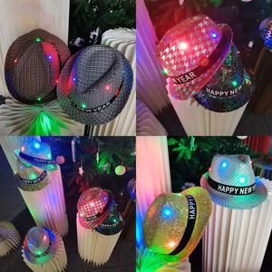 Cappello Fedora con Paillettes LED per Capodanno, Accessorio Luminoso per Feste, Concerti, Carnevale, Spettacoli Teatrali, Unisex per Adulti - Product Image 4