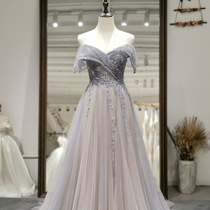 Jancwember RL131 Vestido de Novia Moderno con Escote Corazón, Sin Mangas, con Apliques, Largo hasta el Suelo - Product Image 5