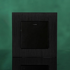 ซ็อกเก็ตและสวิตช์ไฟฟ้าสวิตช์ไฟแบบปุ่มเดียวสวิตช์ไฟอลูมิเนียมเคลือบ LED กรอบ10A สำหรับบ้านและโรงแรม - Product Image 1