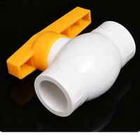 Vanne à boisseau sphérique en PVC de 1/2 pouce avec poignée jaune, conforme aux normes ASTM et DIN, pour applications industrielles, vente en gros OEM