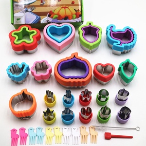 Set Taglia e Sigilla Sandwich per Bambini a <span class=keywords><strong>Prezzo</strong></span> Speciale Pasquale - Stampi per Biscotti e Taglia Sandwich per le Festività - Product Image 4