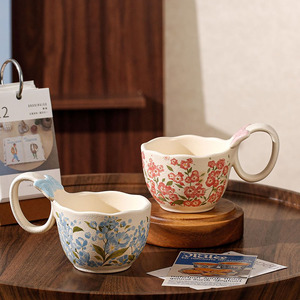 Tazza da Caffè in Ceramica Creativa ed Elegante con Motivi Floreali, Tazza per Latte con Manico Grande Unico - Product Image 4