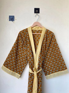 Robe de demoiselle d'honneur en coton pur, imprimé floral, col en V, longueur genoux, écologique, kimono, vêtement de nuit, robe de plage faite à la main - Product Image 6