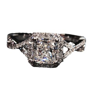 Elegante Anello da Donna Stile Sposa con Pietra Scintillante, Gioiello Ispirato all'Anello di Fidanzamento per Matrimoni, Feste e Uso Quotidiano - Product Image 5