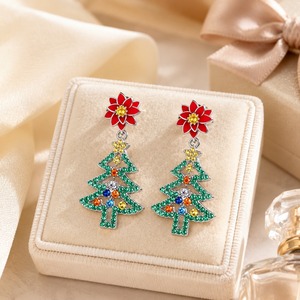 Orecchini a Forma di Albero di Natale Colorati e Traforati, Ornamenti e Regali per Feste Natalizie da Donna - Product Image 3