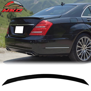 สปอยเลอร์หลังทรง AMG สีดำเงา สำหรับ Mercedes-Benz W221 S-Class ปี 2007-2013 - Product Image 1