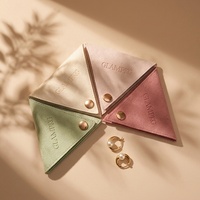 GLAMPKG Pochette de rangement triangulaire en microfibre pour bijoux avec bouton, pour bracelets et bagues