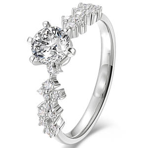 Anello di Fidanzamento F1007 per Donna in Oro Bianco con Diamante Taglio Brillante Rotondo, Pietra Principale Colore G Naturale e Diamanti Laterali - Product Image 1