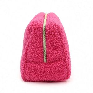 Nouvelle Trousse de Maquillage Carrée en Peluche 2024, Sac Cosmétique Portable Doux et Moelleux pour Voyage, Trousse de Toilette pour Femmes - Product Image 5