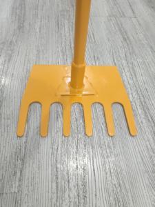 Venta Directa de Fábrica Longyida: Rastrillo Contra Incendios Forestales de 48 Pulgadas con Mango de Acero al Carbono y 6 Dientes / Herramienta para Creación de Zonas Libres de Incendios - Product Image 4