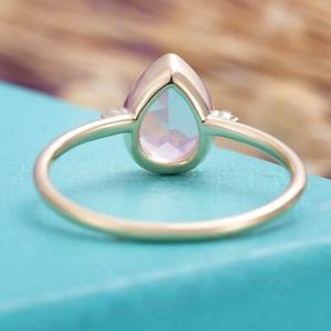 แหวนเงินแท้ 925 ประดับพลอยโทแพซสีขาวทรงลูกแพร์สำหรับผู้หญิง แหวนหมั้นประดับโรสควอตซ์ - Product Image 3