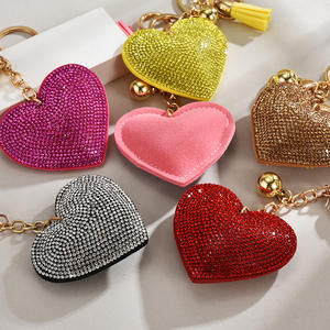 Regali di San Valentino, Portachiavi a Forma di Cuore con Strass, Ciondolo in Flanella Coreana con Nappina, Accessorio per Borsa e Auto - Product Image 2