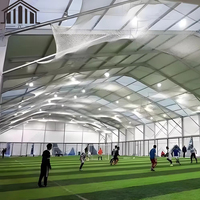 Tente de sport avec sol antidérapant Chapiteau d'entraînement intérieur-extérieur Cadre en aluminium et acier Couverture en tissu PVC Élégant et durable