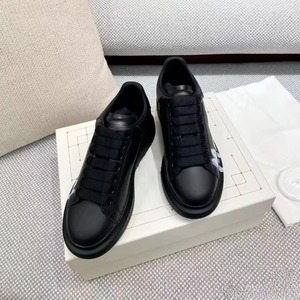 Chaussures de créateurs de luxe Alexanderes Original McQueenes pour femmes, chaussures de sport en maille noire et blanche de haute qualité, unisexe - Product Image 2