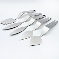 Spatule angulaire en acier inoxydable en forme de feuille de plume pour la décoration de chocolat, spatule pour mousse, glaçage, pâtisserie, outils de bricolage