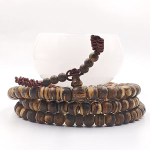 Bracciale Vintage con Perline di Legno Selvatico di Tarakan per Donne - Product Image 2