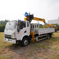 Grue de levage montée sur camion de 7 tonnes en gros avec système de sécurité multi-protection compatible avec plusieurs marques de châssis de camions