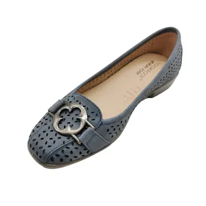Vendita calda scarpe singole per le donne belle e alla moda Casual comode scarpe leggere iniezione PU personalizzabili