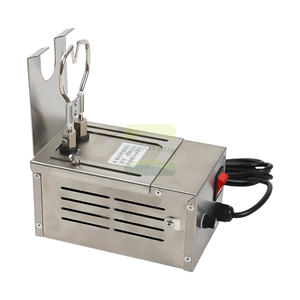 Dispositif <span class=keywords><strong>de</strong></span> fixation automatique en acier inoxydable pour porcelets - Chauffé électriquement pour une hémostase rapide - Product Image 4