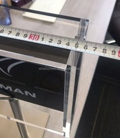 Support d'affichage personnalisé en acrylique transparent moderne avec base en acier inoxydable pour la publicité du logo de la marque en magasin de détail