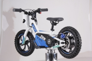 <span class=keywords><strong>Bicicleta</strong></span> Eléctrica <span class=keywords><strong>de</strong></span> <span class=keywords><strong>Equilibrio</strong></span> Fish Extreme FXB03-16 <span class=keywords><strong>de</strong></span> 16 Pulgadas, 36V, 5.0AH, 250W para Niños, Horquilla <span class=keywords><strong>de</strong></span> Acero, Cuadro <span class=keywords><strong>de</strong></span> Aleación <span class=keywords><strong>de</strong></span> Aluminio, Llanta <span class=keywords><strong>de</strong></span> Fibra <span class=keywords><strong>de</strong></span> Carbono - Product Image 4
