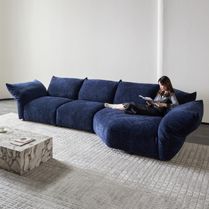 Divano STG in Stile Italiano Moderno e Minimalista, Forma a Petalo in Tessuto Chenille, per Soggiorno, Camera da Letto, Villa, Divano Irregolare in Legno Massello - Product Image 2