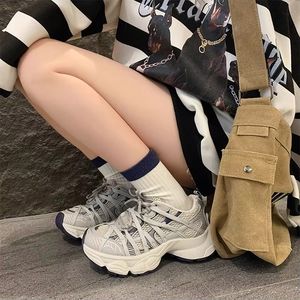 Chaussures de sport pour femmes Greatslides, baskets de créateur sportives pour femmes, tenue de fabricant pour femmes - Product Image 2