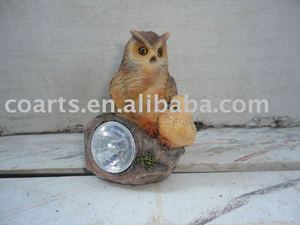 Hibou en résine avec énergie solaire - Product Image 1