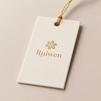 Étiquettes suspendues personnalisées en papier offset et papier kraft pour vêtements avec logo, étiquettes en carton, impression offset