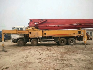 Pompe à béton d'occasion de marque renommée, haute qualité, châssis Isuzu jeune, portée verticale 40m, alimentation diesel, productivité 12m/h, capacité 25000kg - Product Image 4
